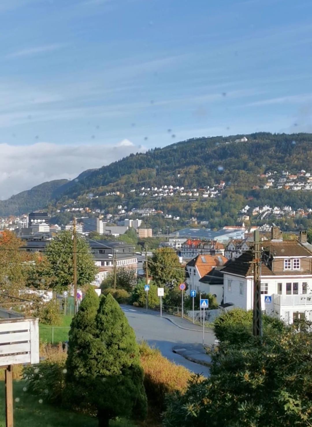 Spacious And Beautiful Apartment In Bergen With Free Parking 外观 照片