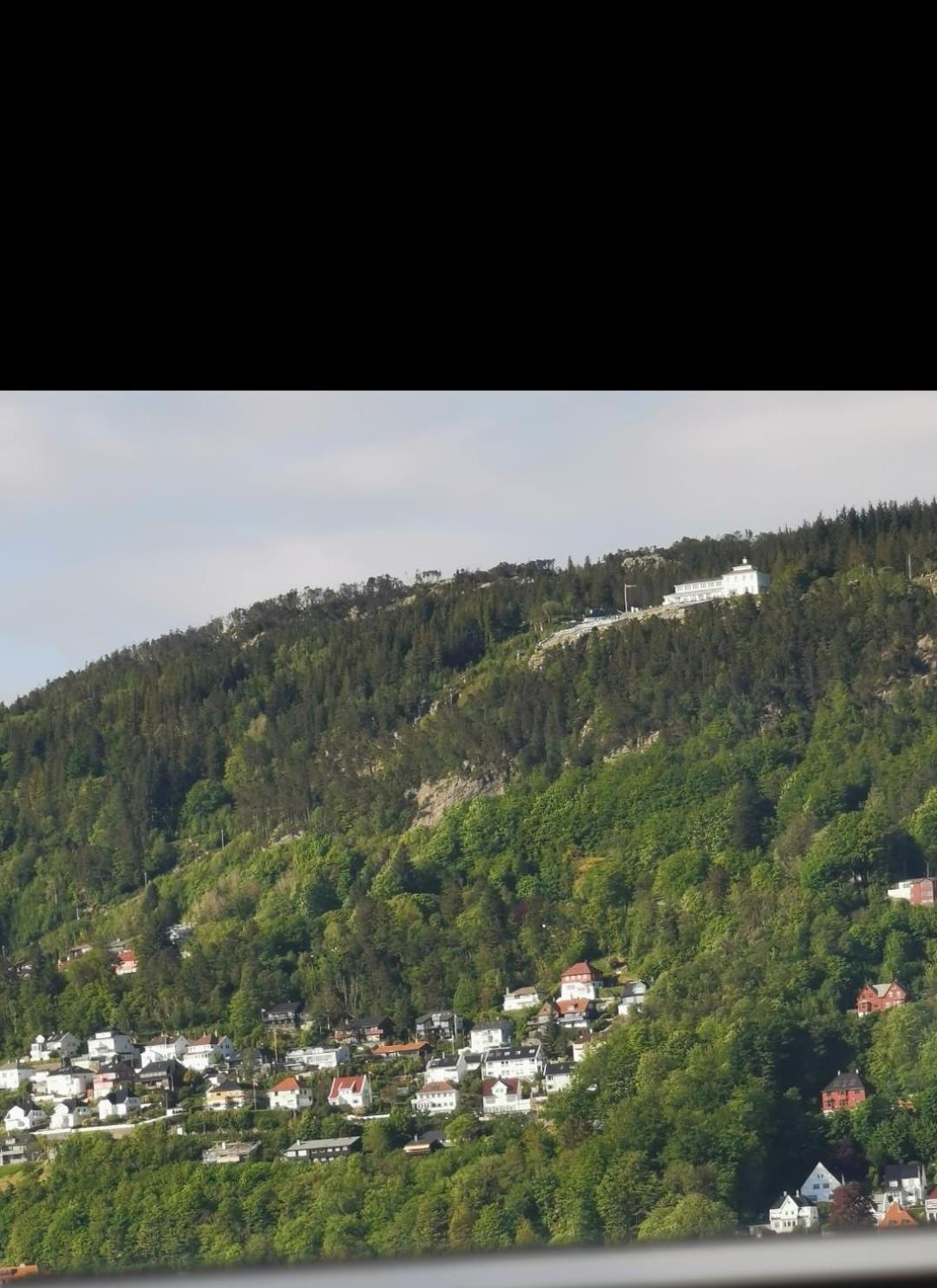 Spacious And Beautiful Apartment In Bergen With Free Parking 外观 照片