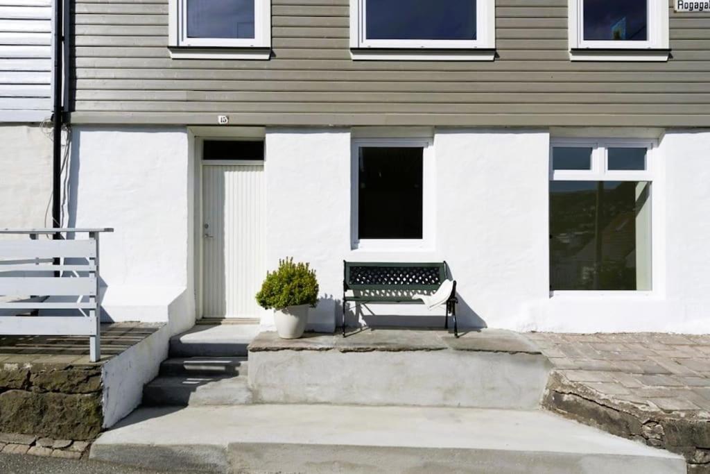 Spacious And Beautiful Apartment In Bergen With Free Parking 外观 照片