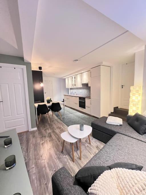 Spacious And Beautiful Apartment In Bergen With Free Parking 外观 照片